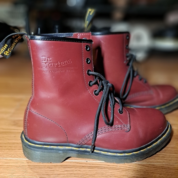 Dr.Martens- Burgundy - Picture 2 of 4